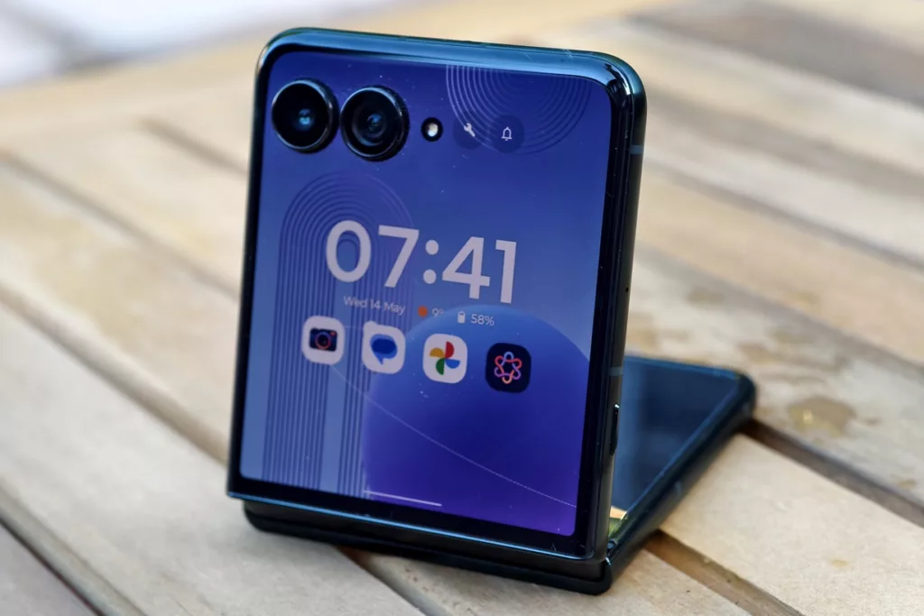 TKDN Sudah Dikantongi, Motorola Siap Rilis Razr 60 di Indonesia Motorola Siap Rilis Razr 60 di Indonesia